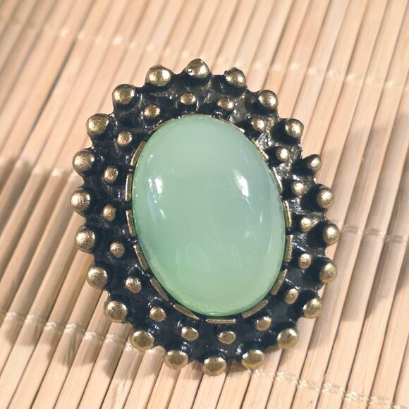 Bold Vintage 90s Bronze and Green Oval Cabochon Ring with Gothic Raised Dots - Picture 1 of 8